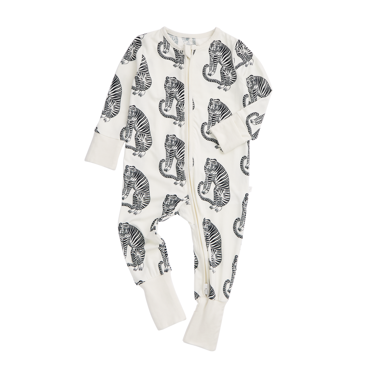 MORI x D&D Clever Zip Sleepsuit Sansindo White/Black