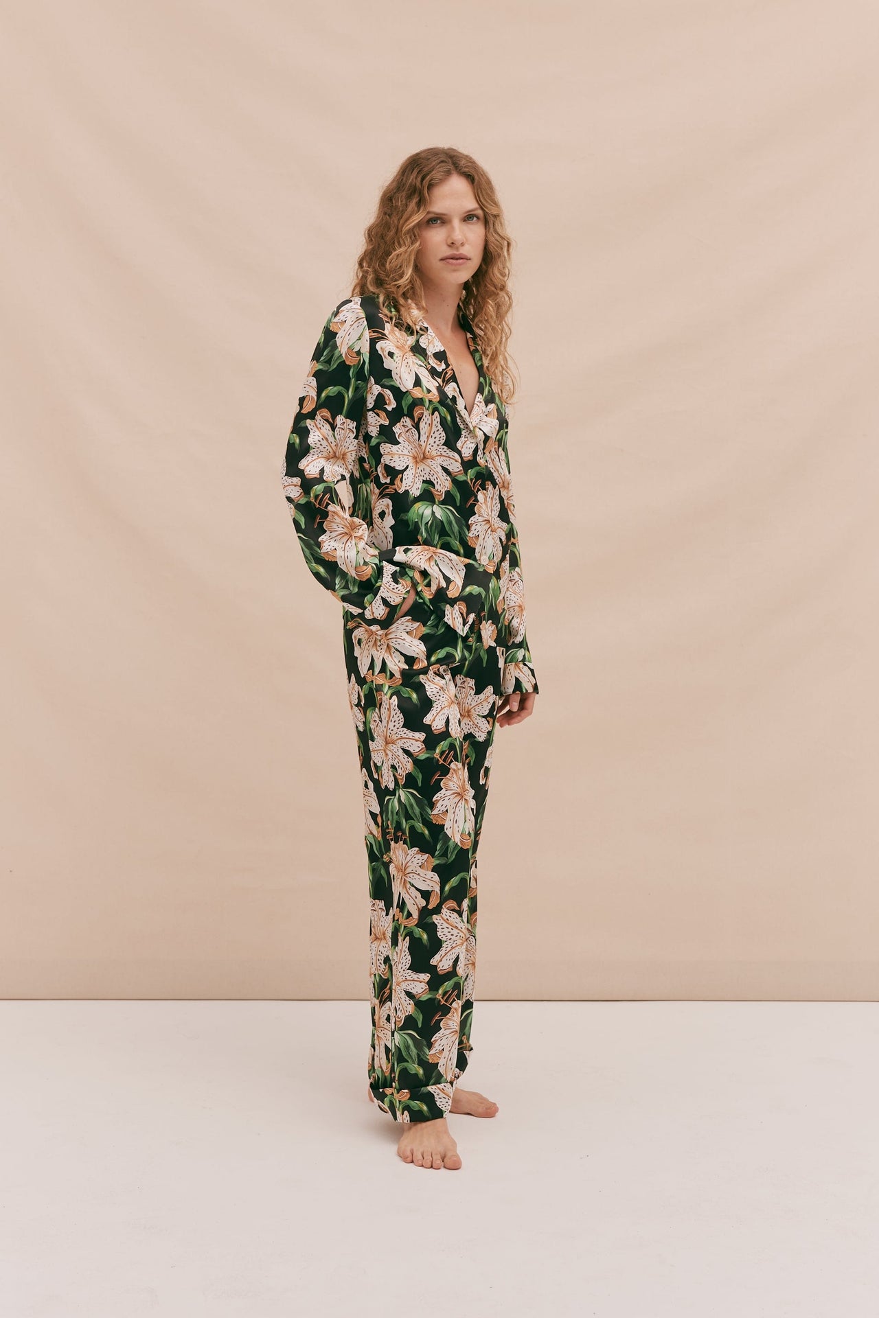 Silk Long Pyjama Set Lilium Print Black