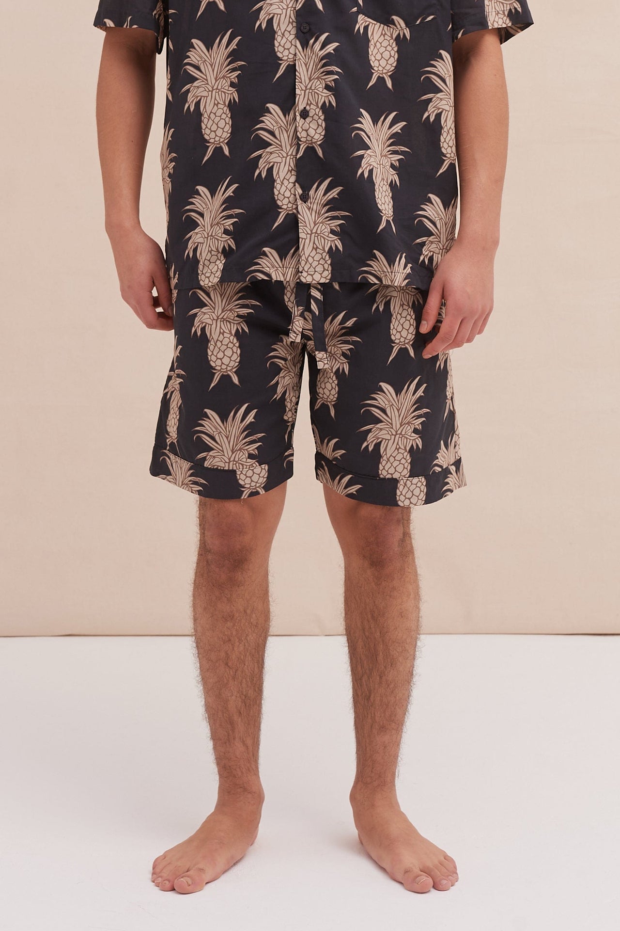 Men’s Pyjama Shorts Howie Pineapple Print Black/Gold