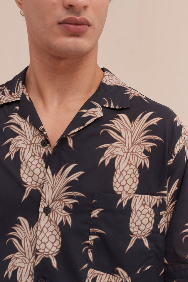 Men’s Cuban Pyjama Shirt Howie Pineapple Print Black/Gold