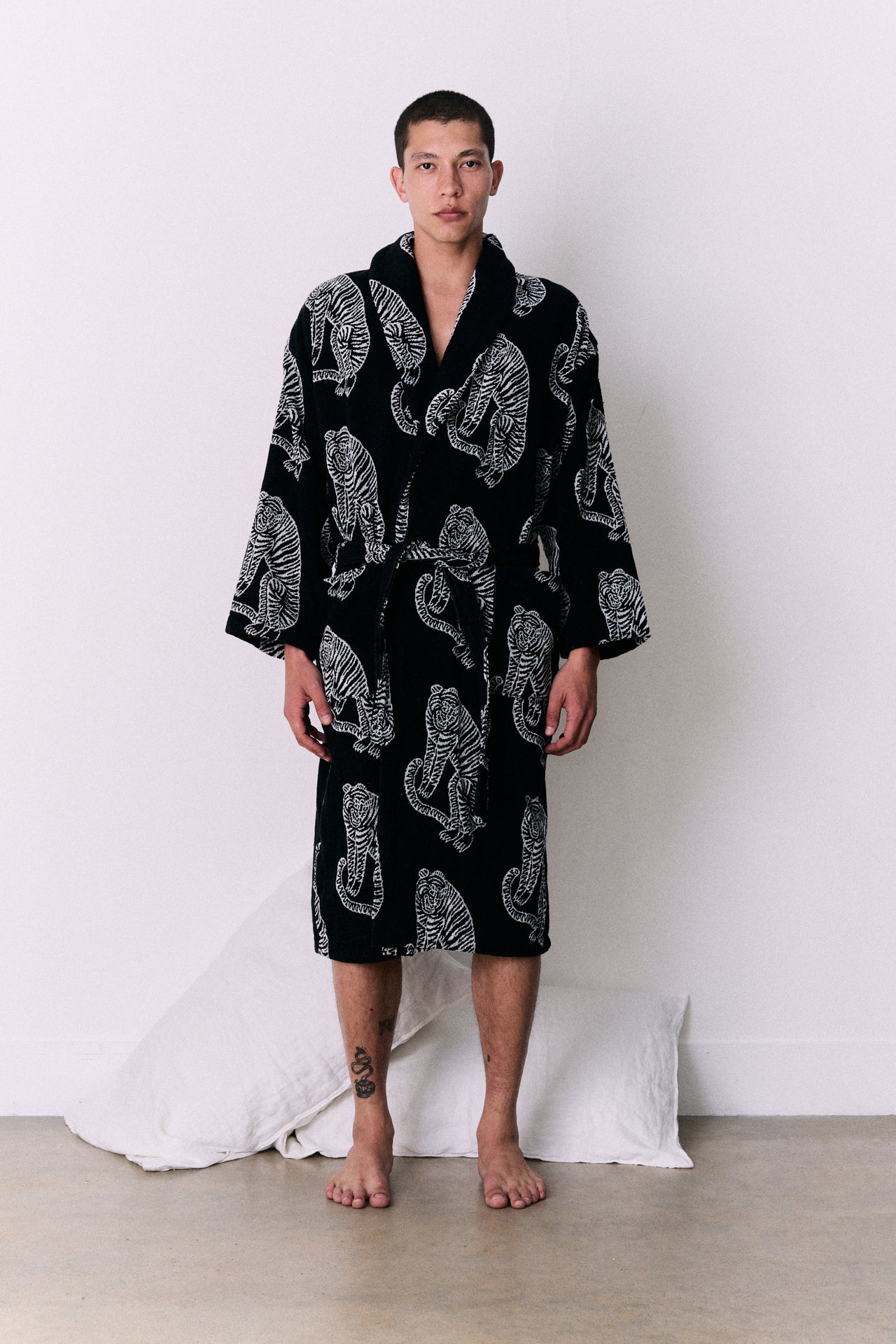 Unisex Towel Robe Sansindo Print Black Cream