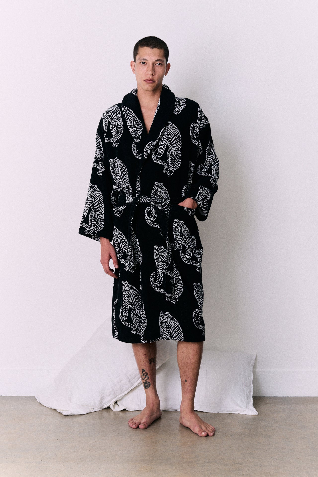 Unisex Towel Robe Sansindo Print Black Cream