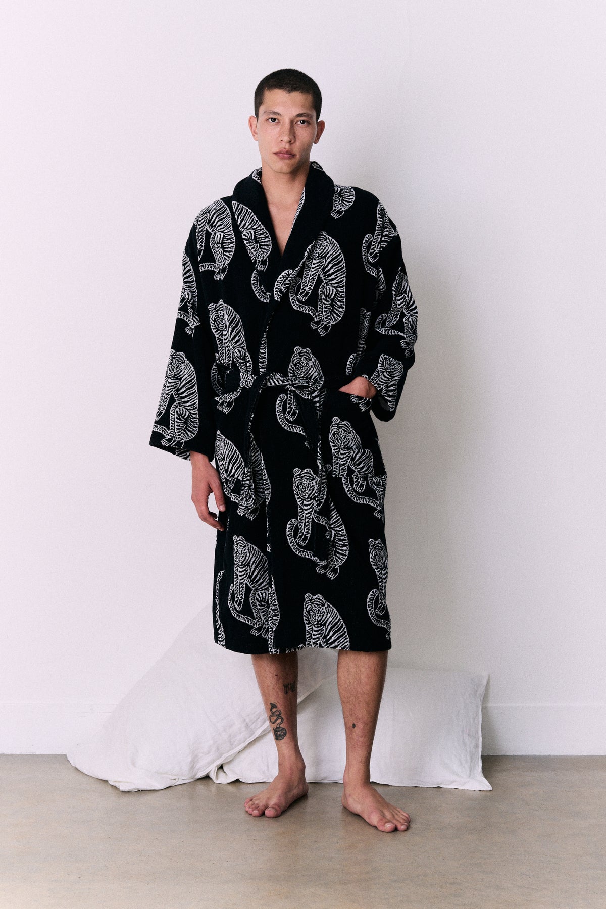 Unisex Towel Robe Sansindo Print Black Cream