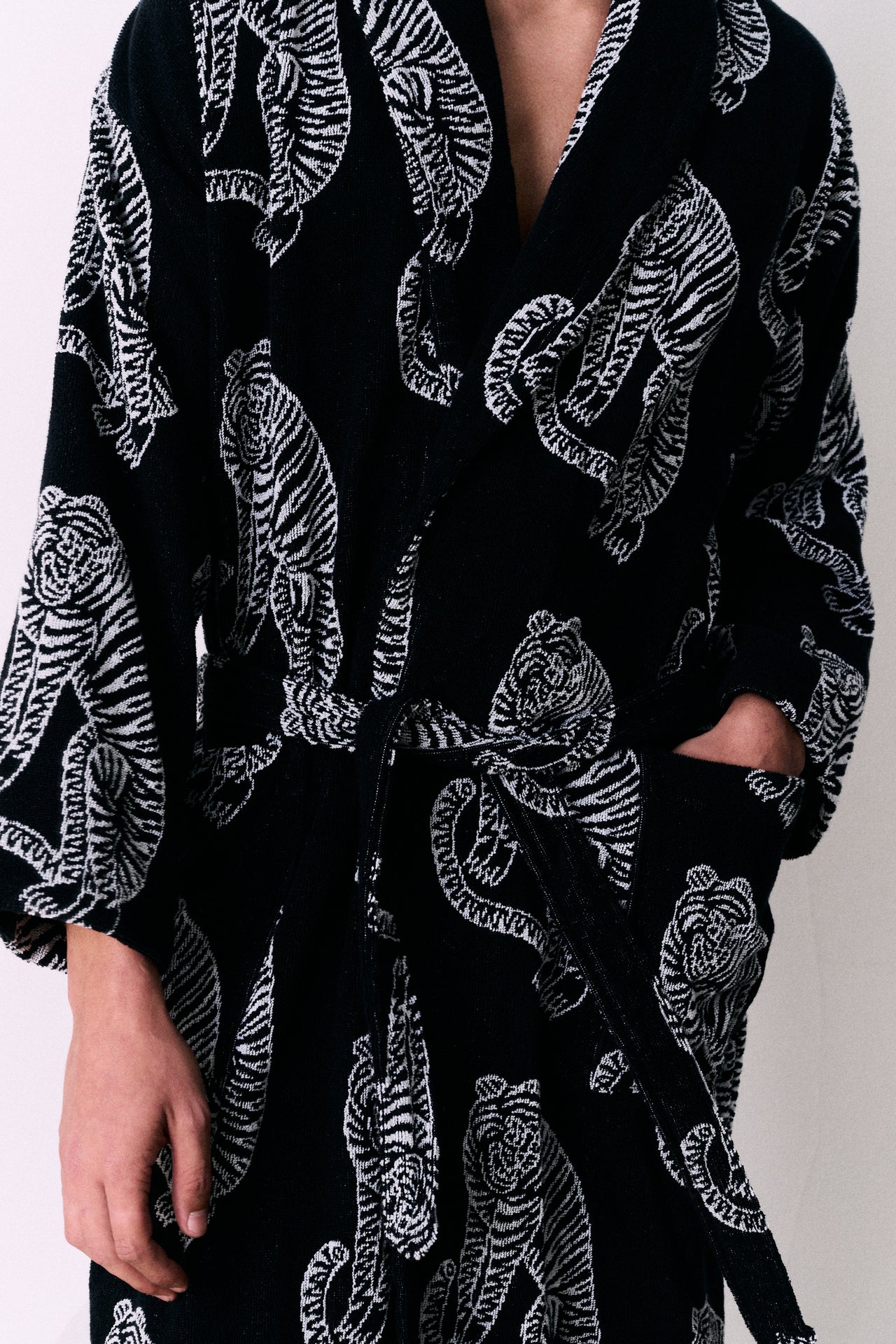 Unisex Towel Robe Sansindo Print Black Cream