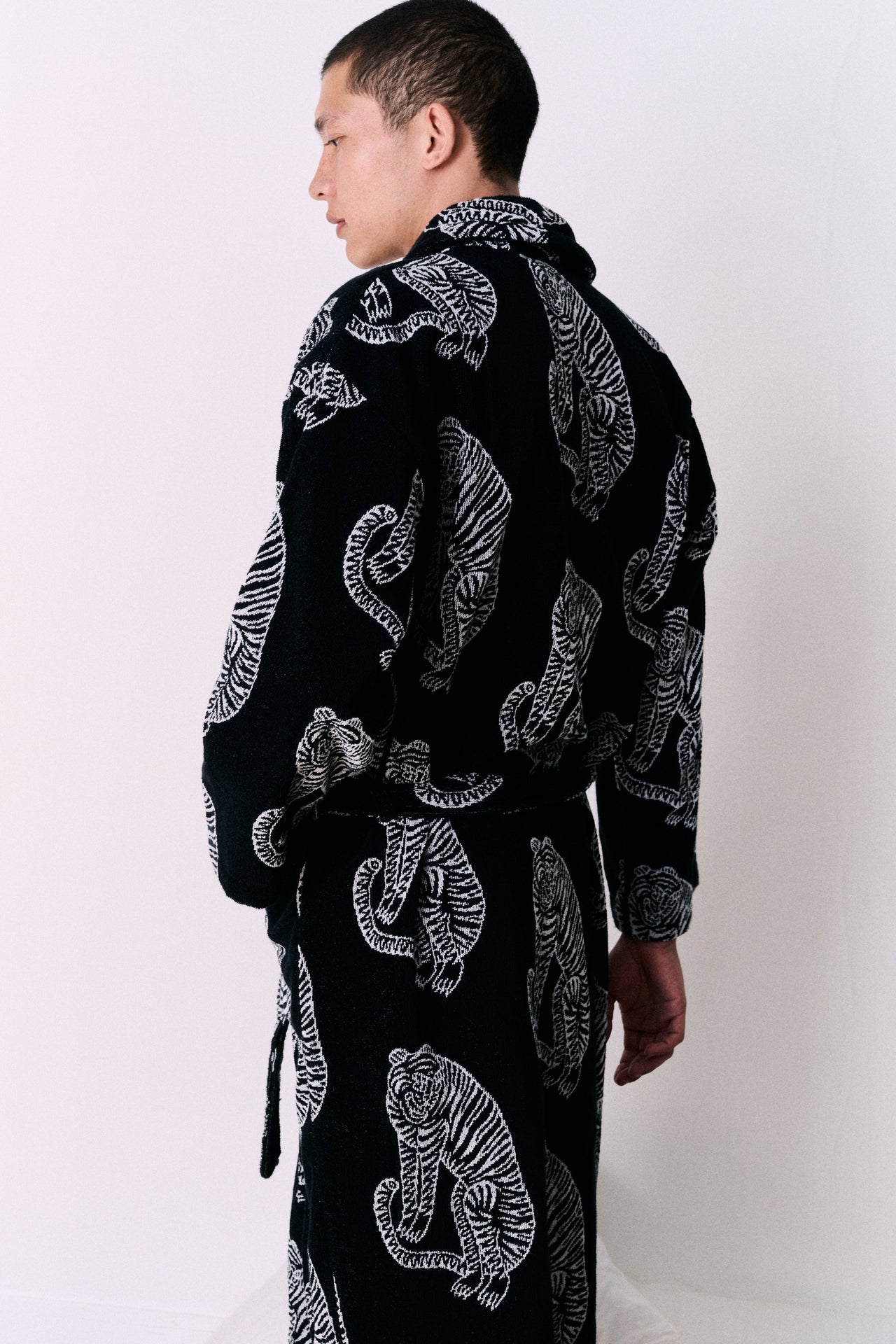 Unisex Towel Robe Sansindo Print Black Cream