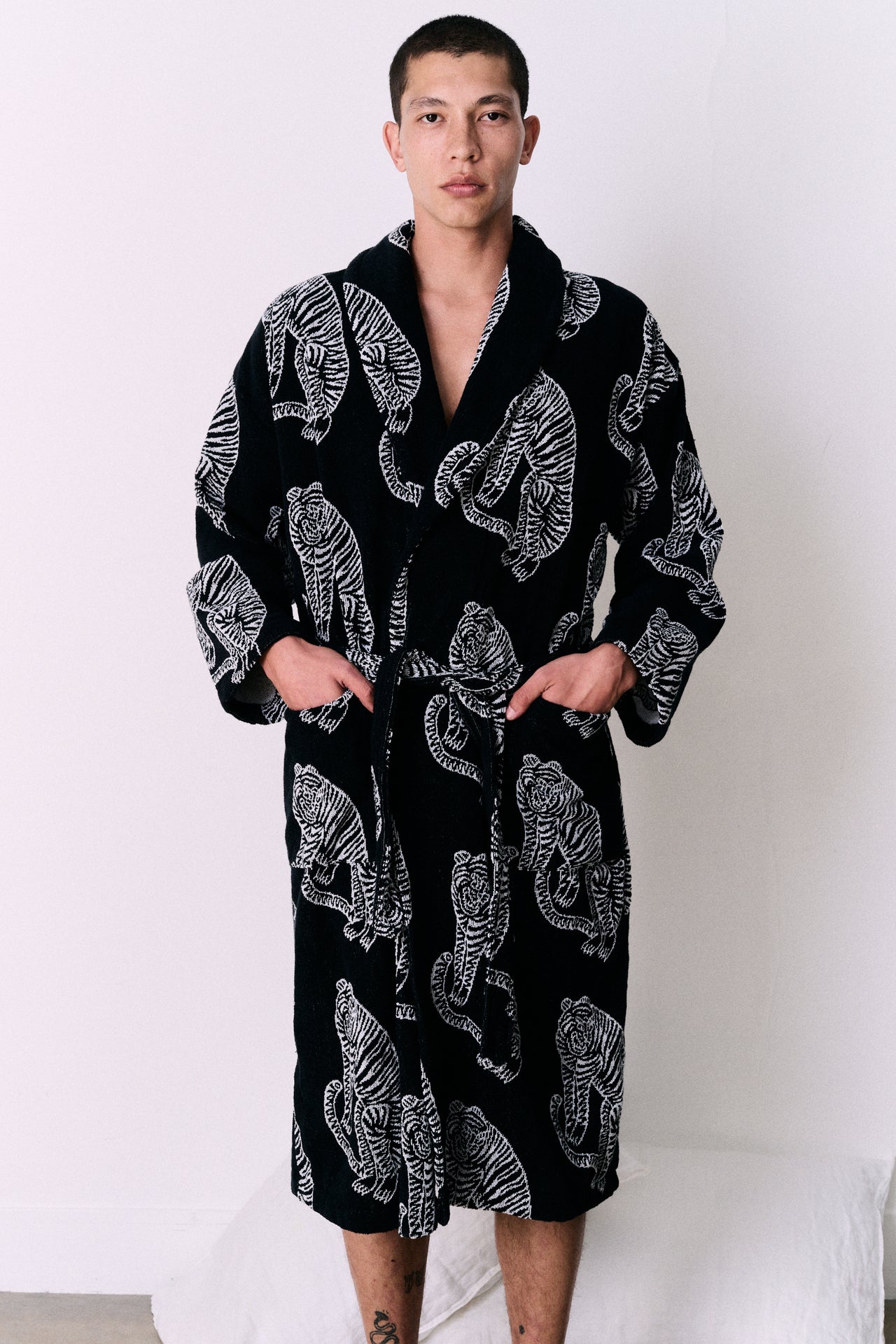 Unisex Towel Robe Sansindo Print Black Cream
