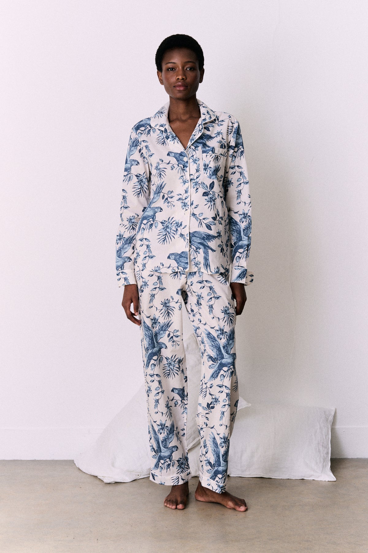 Long Pyjama Set Bromley Parrot Print Cream/Blue