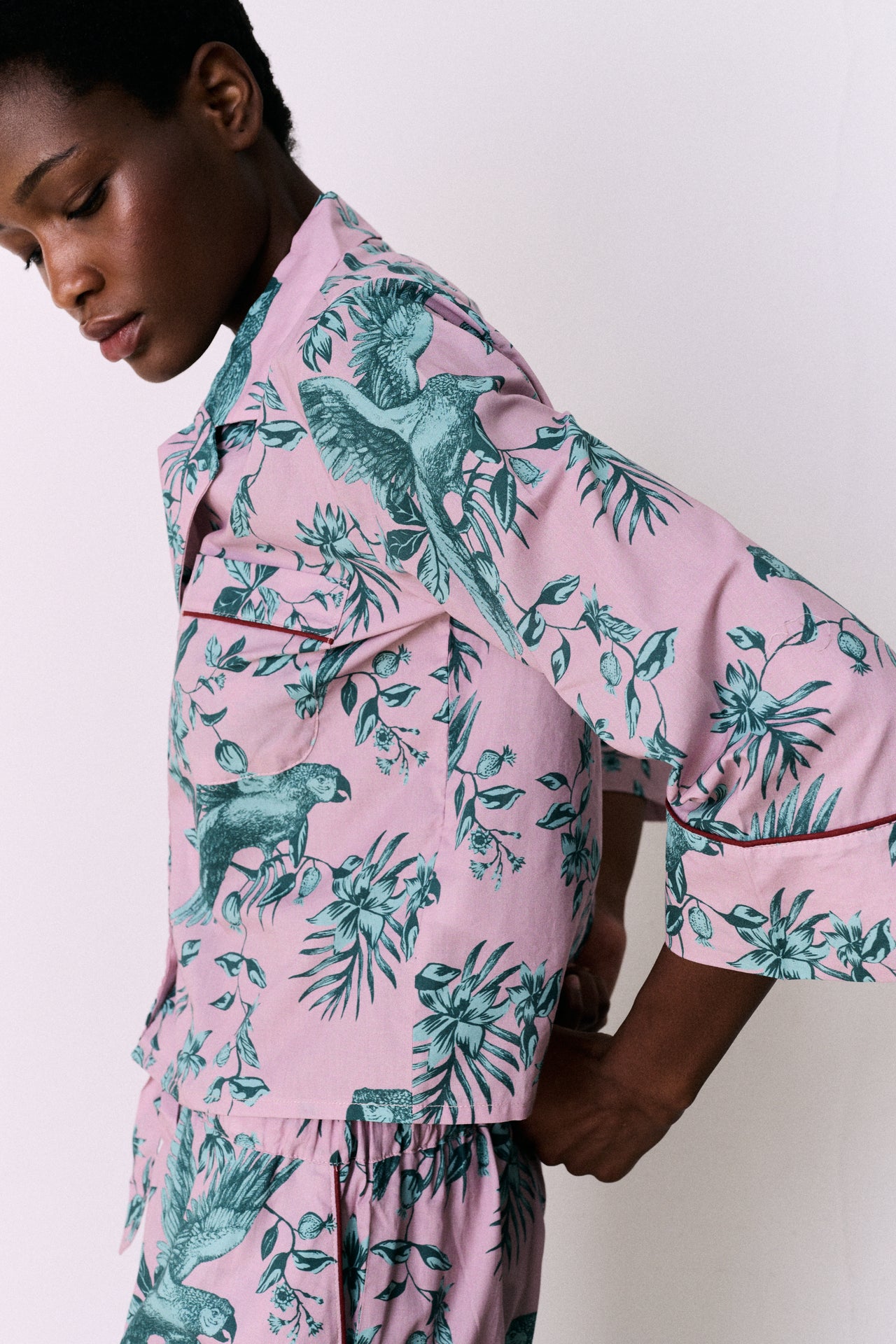 Boxy Shirt The Bromley Parrot Print Pink/Blue