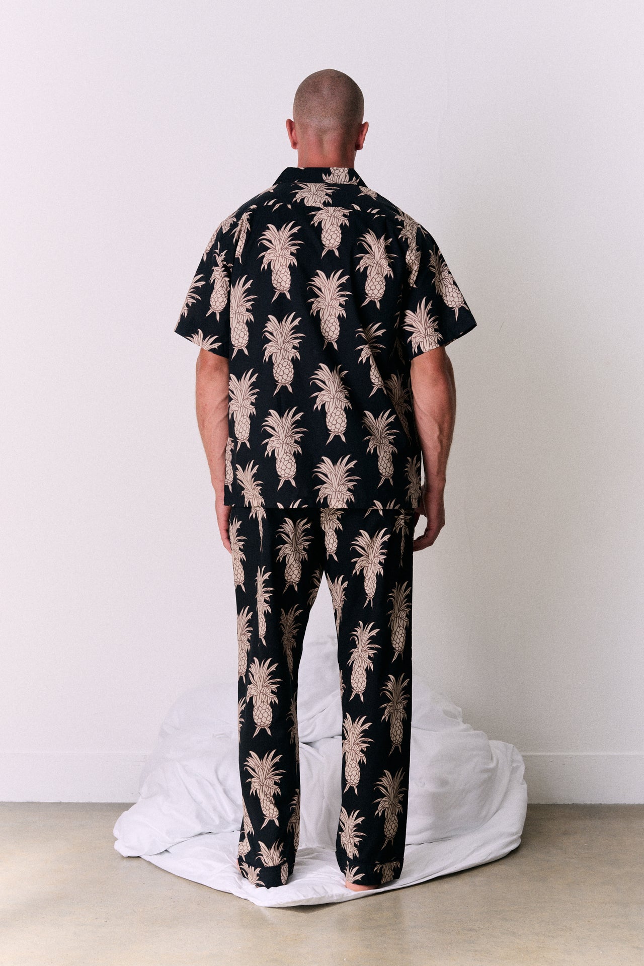 Men’s Cuban Long Pyjama Set Howie Pineapple Print Black/Gold