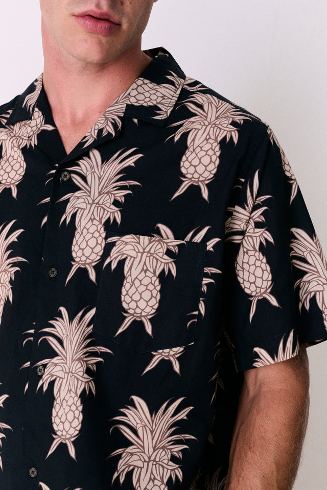 Men’s Cuban Pyjama Shirt Howie Pineapple Print Black/Gold