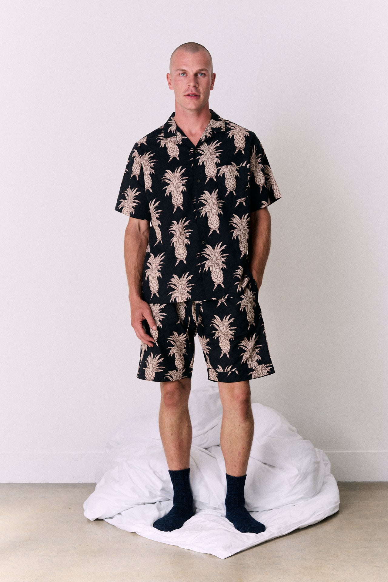 Men’s Cuban Pyjama Set Howie Pineapple Print Black/Gold