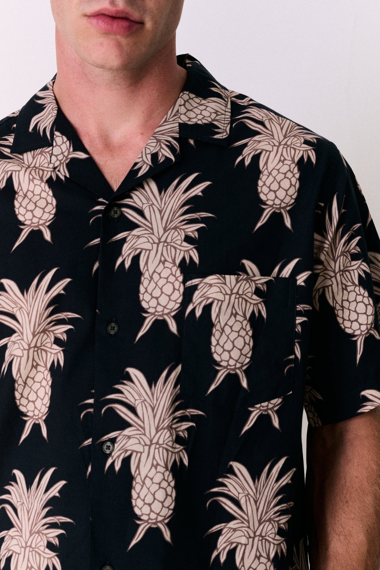 Men’s Cuban Pyjama Set Howie Pineapple Print Black/Gold