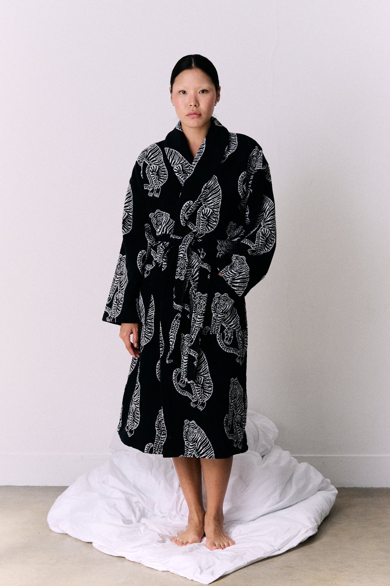 Unisex Towel Robe Sansindo Print Black Cream
