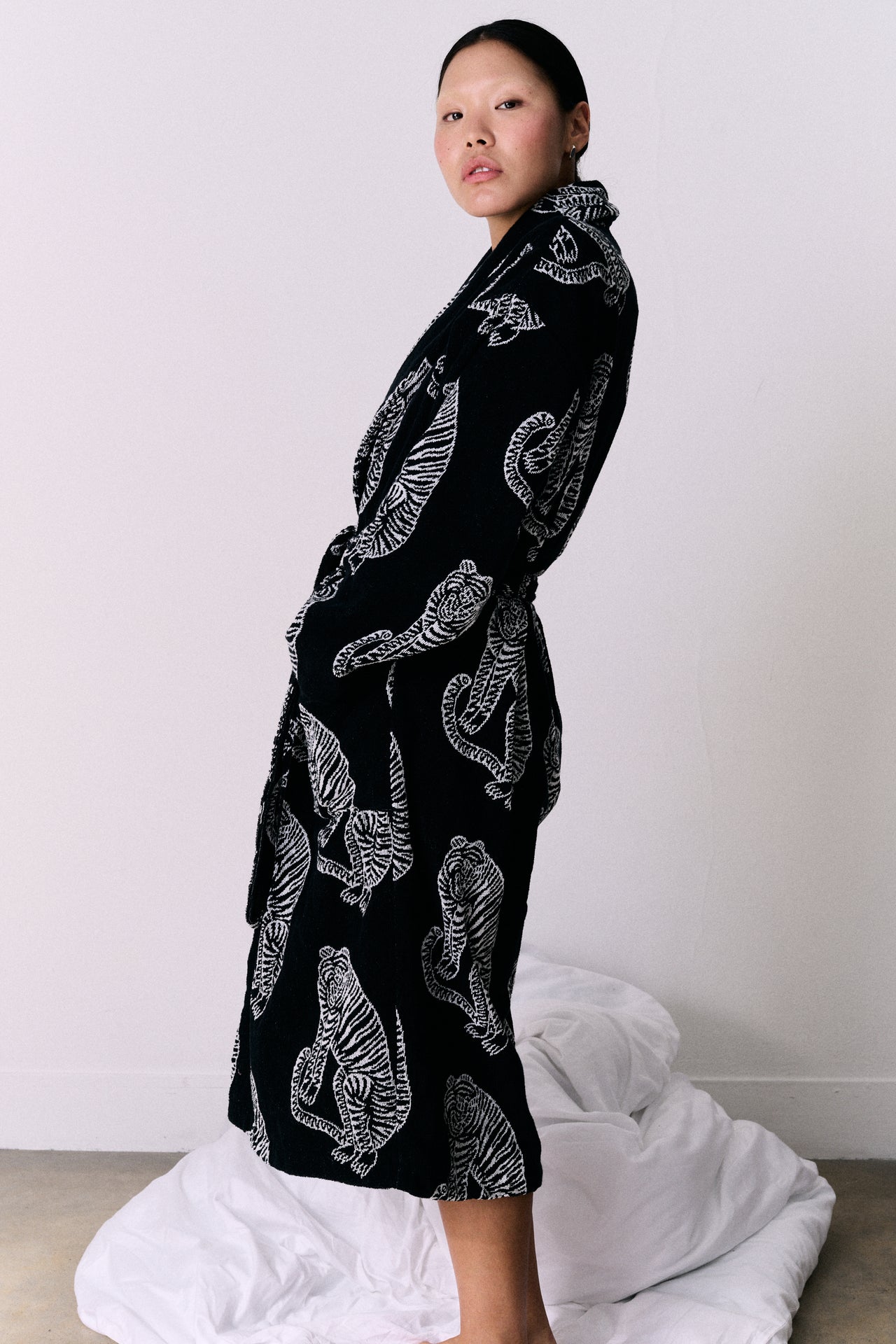 Unisex Towel Robe Sansindo Print Black Cream