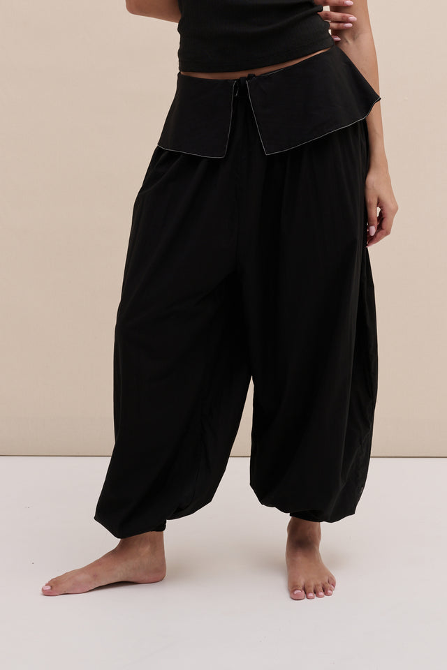 Relaxed Balloon Leg Trousers Contrast Stitch Black