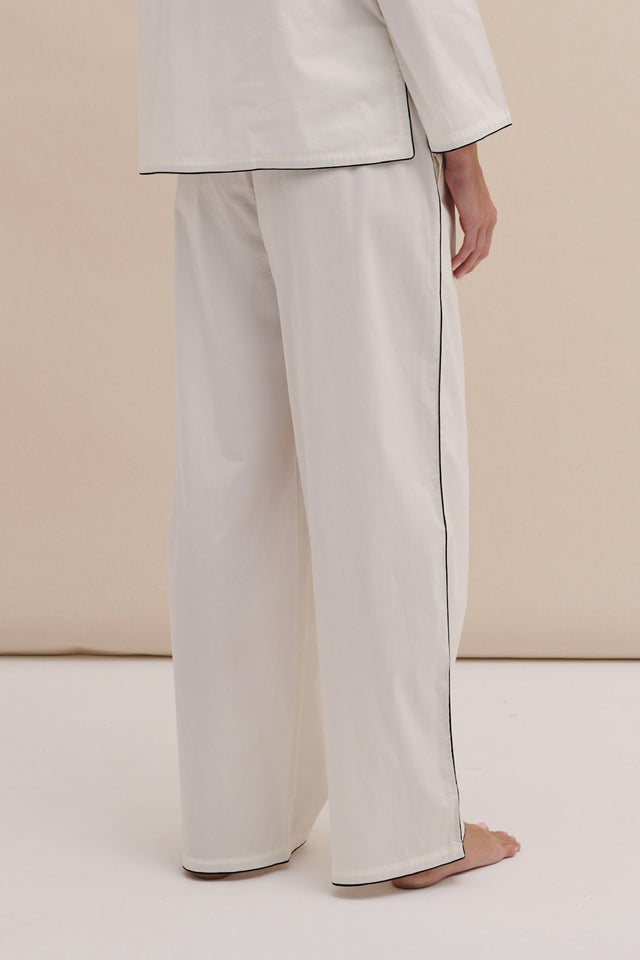 402 Trousers Cream
