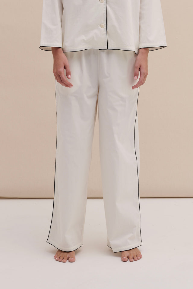 402 Trousers Cream