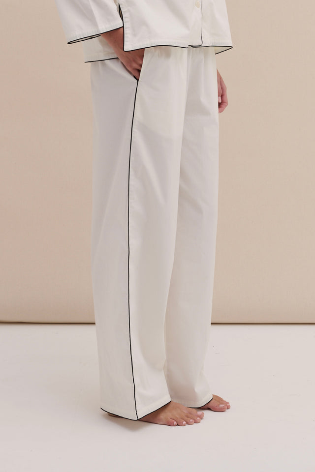 402 Trousers Cream