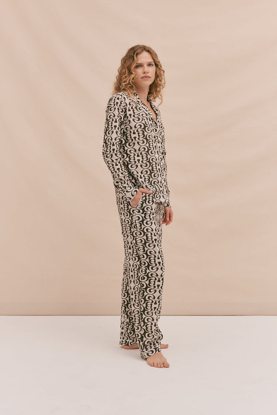 Long Pyjama Set Marque Print Sand/Cocoa