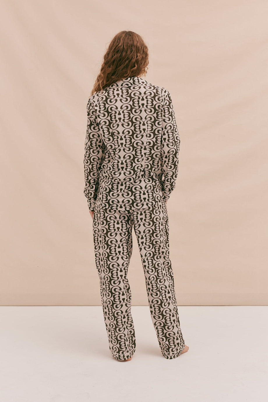 Long Pyjama Set Marque Print Sand/Cocoa