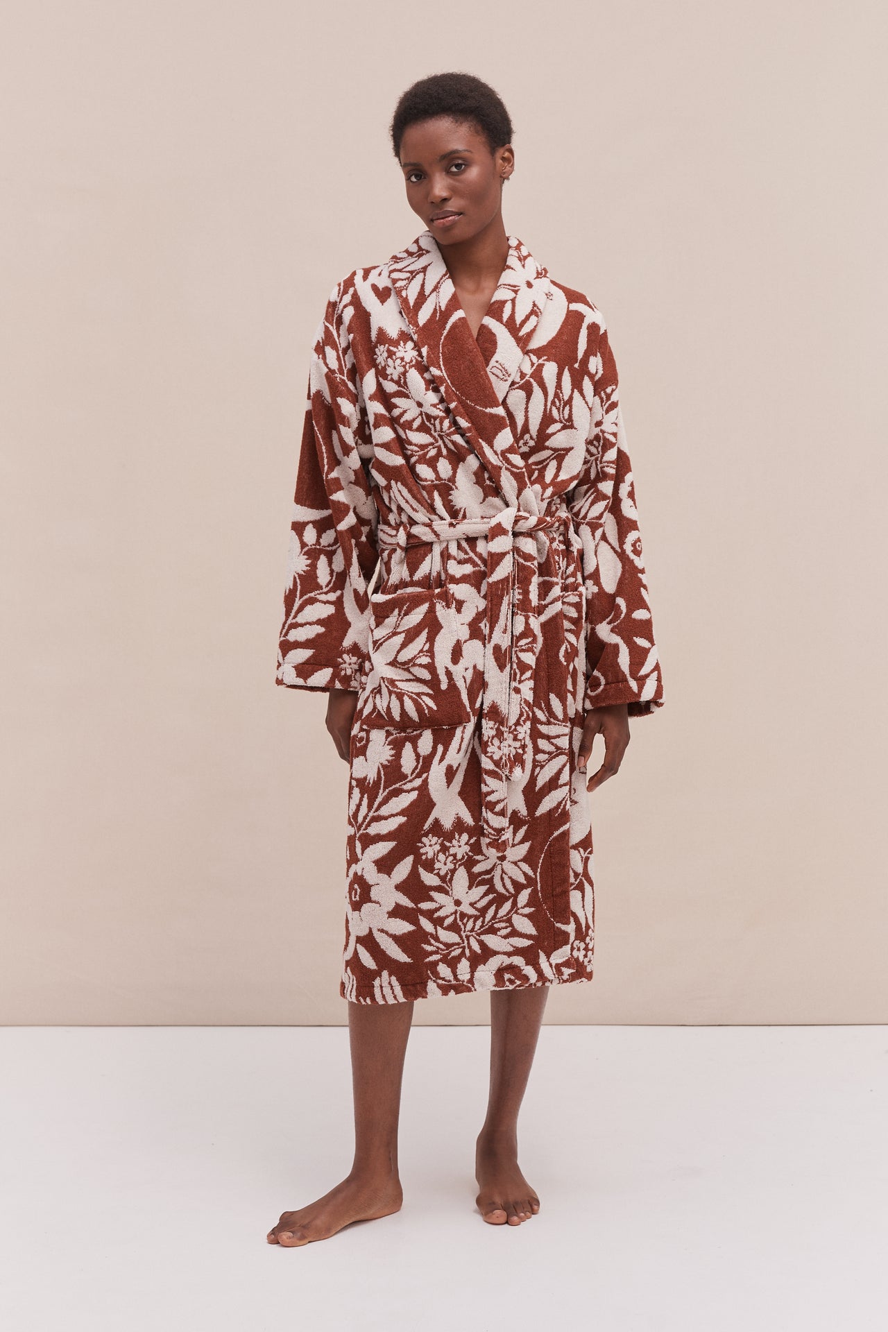 Unisex Towel Robe Idle Hands Mocha/Cream