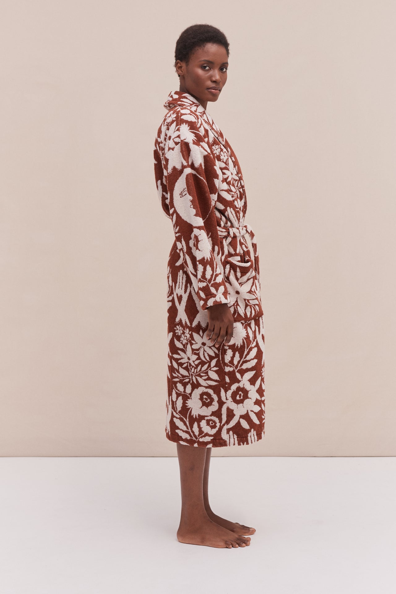 Unisex Towel Robe Idle Hands Mocha/Cream