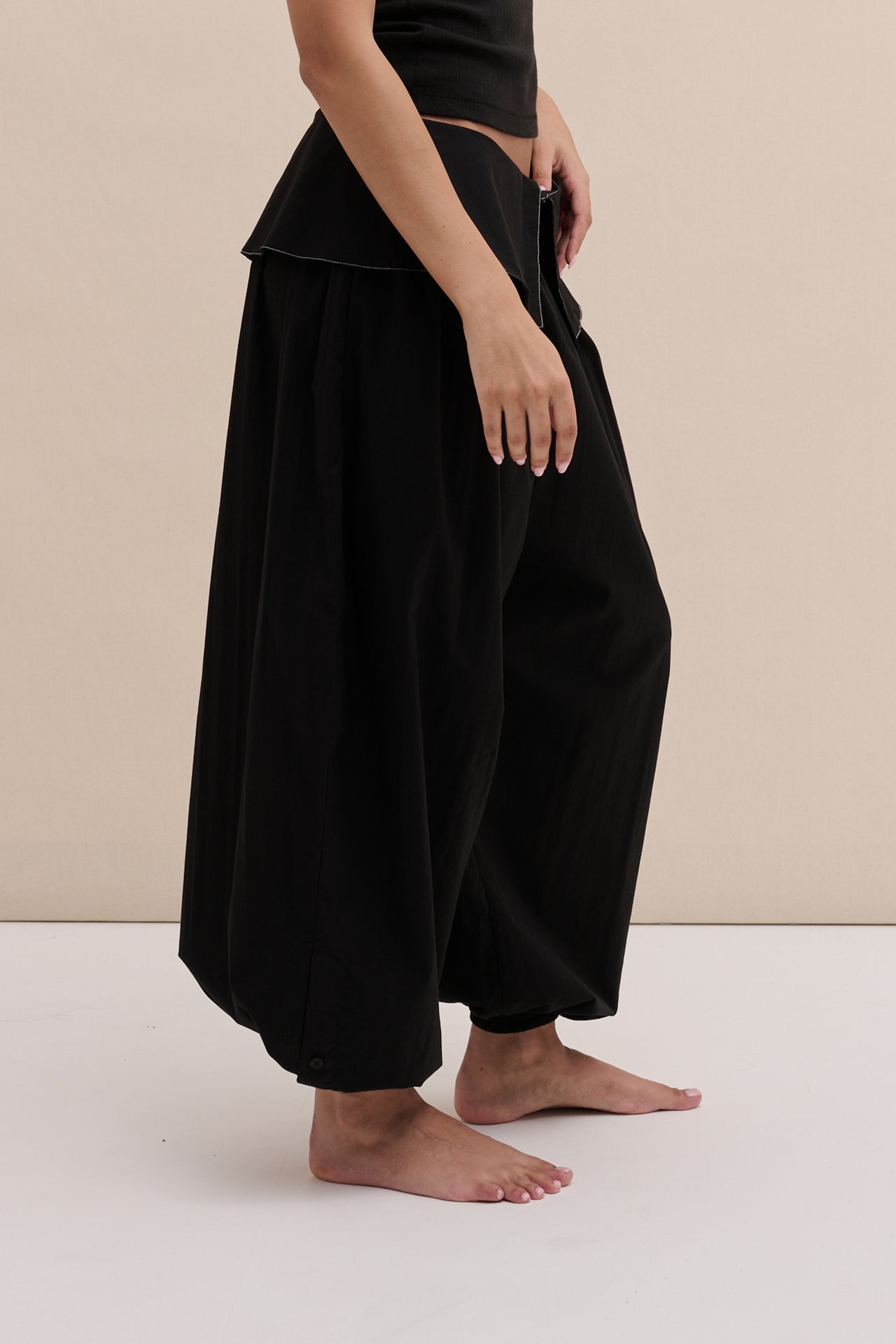 Relaxed Balloon Leg Trousers Contrast Stitch Black