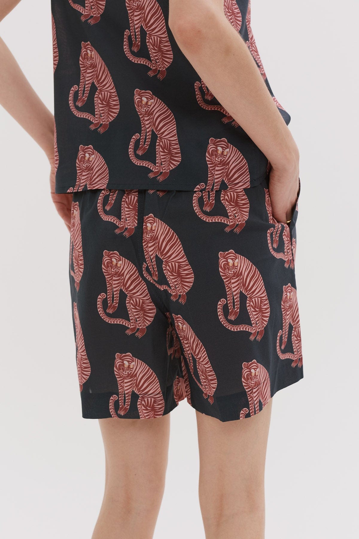 Lounge Shorts Sansindo Tiger Print Navy/Pink