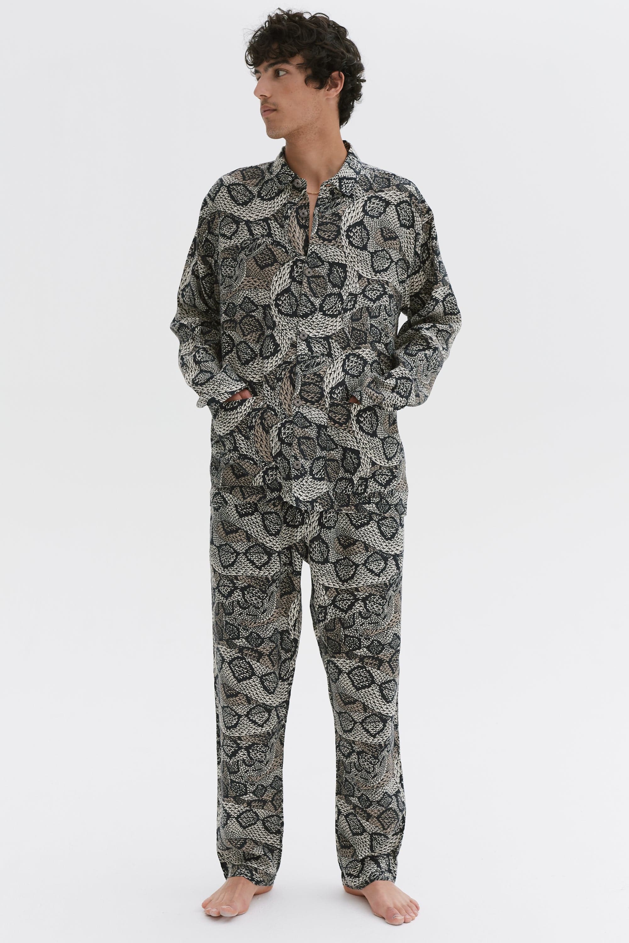 Desmond & Dempsey Men's Pocket Pajama Set