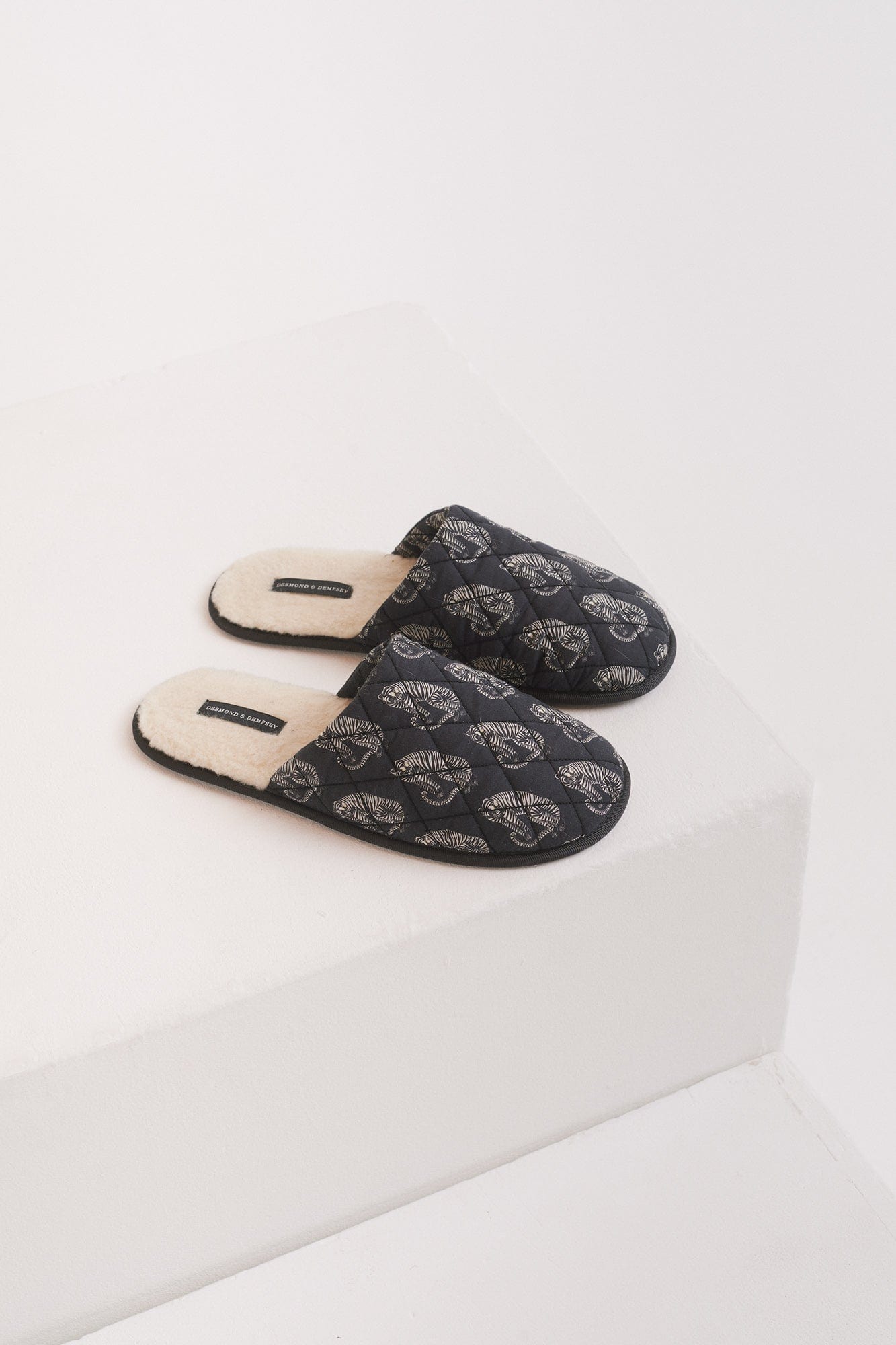 Slippers Sansindo Tiger Print Black Cream